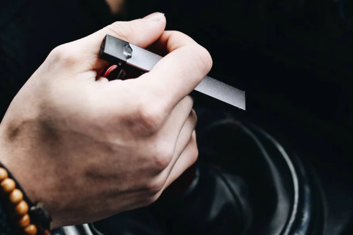 flying with rechargeable disposable vape